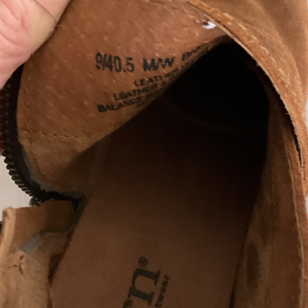 Born Chestnut Color Suede/Leather Ankle Boots size 9 - Picture 3 of 8